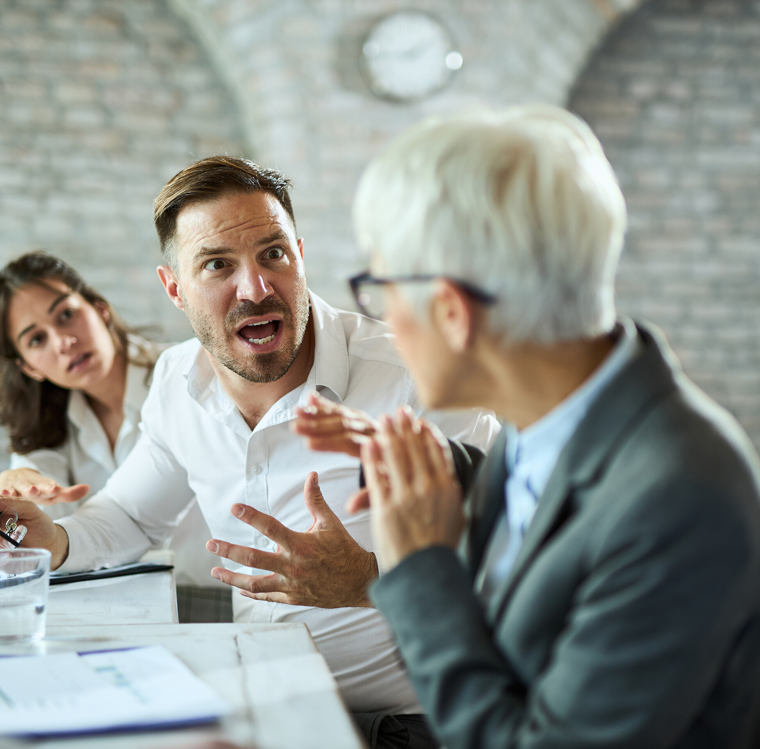 Comportement agressif des employés