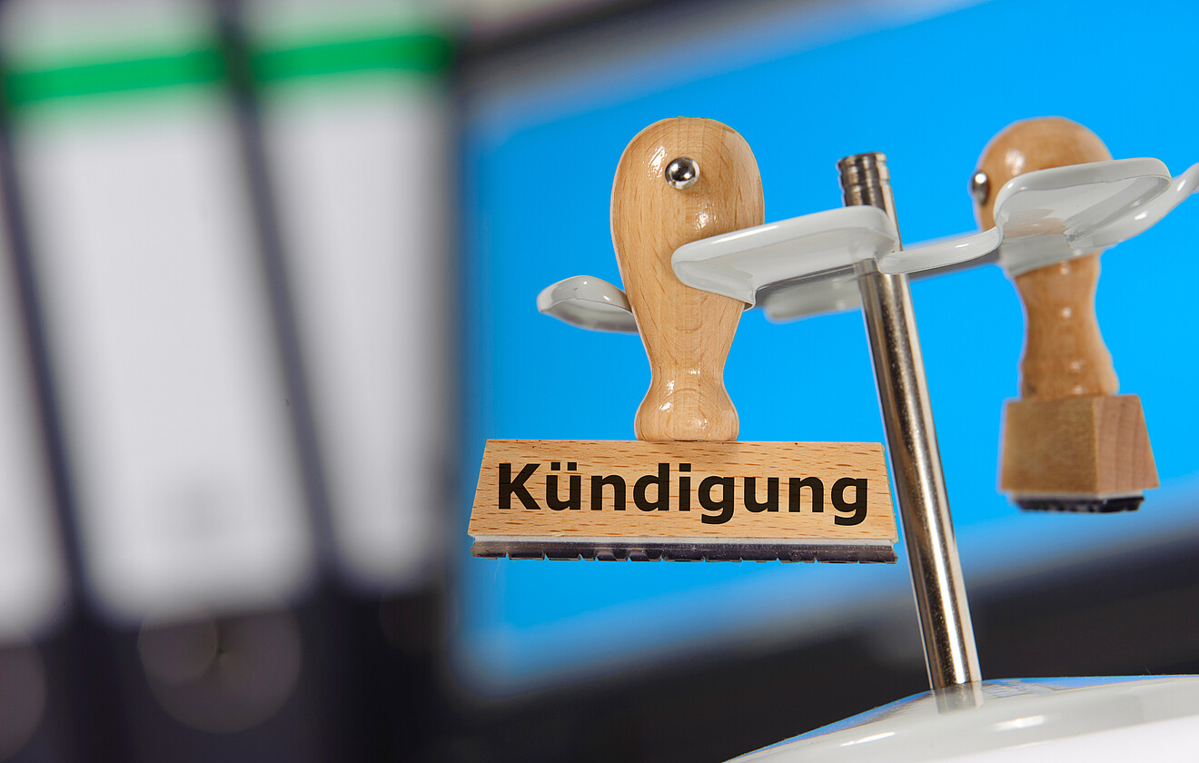 Arbeitsverhältnis-kündigen