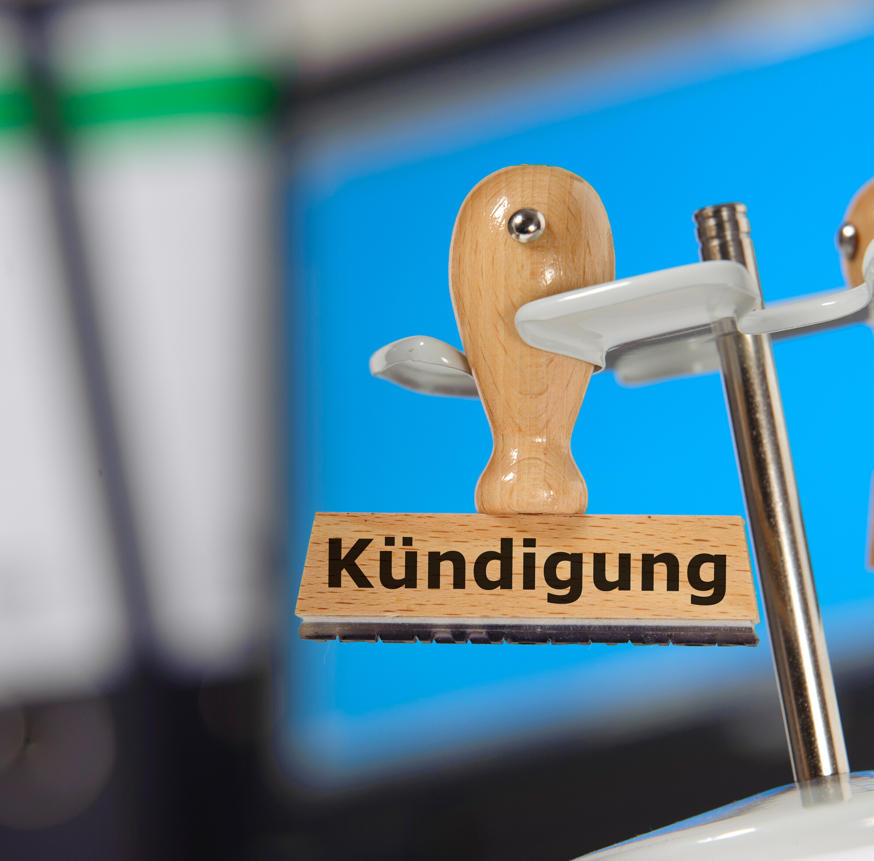 Arbeitsverhältnis-kündigen