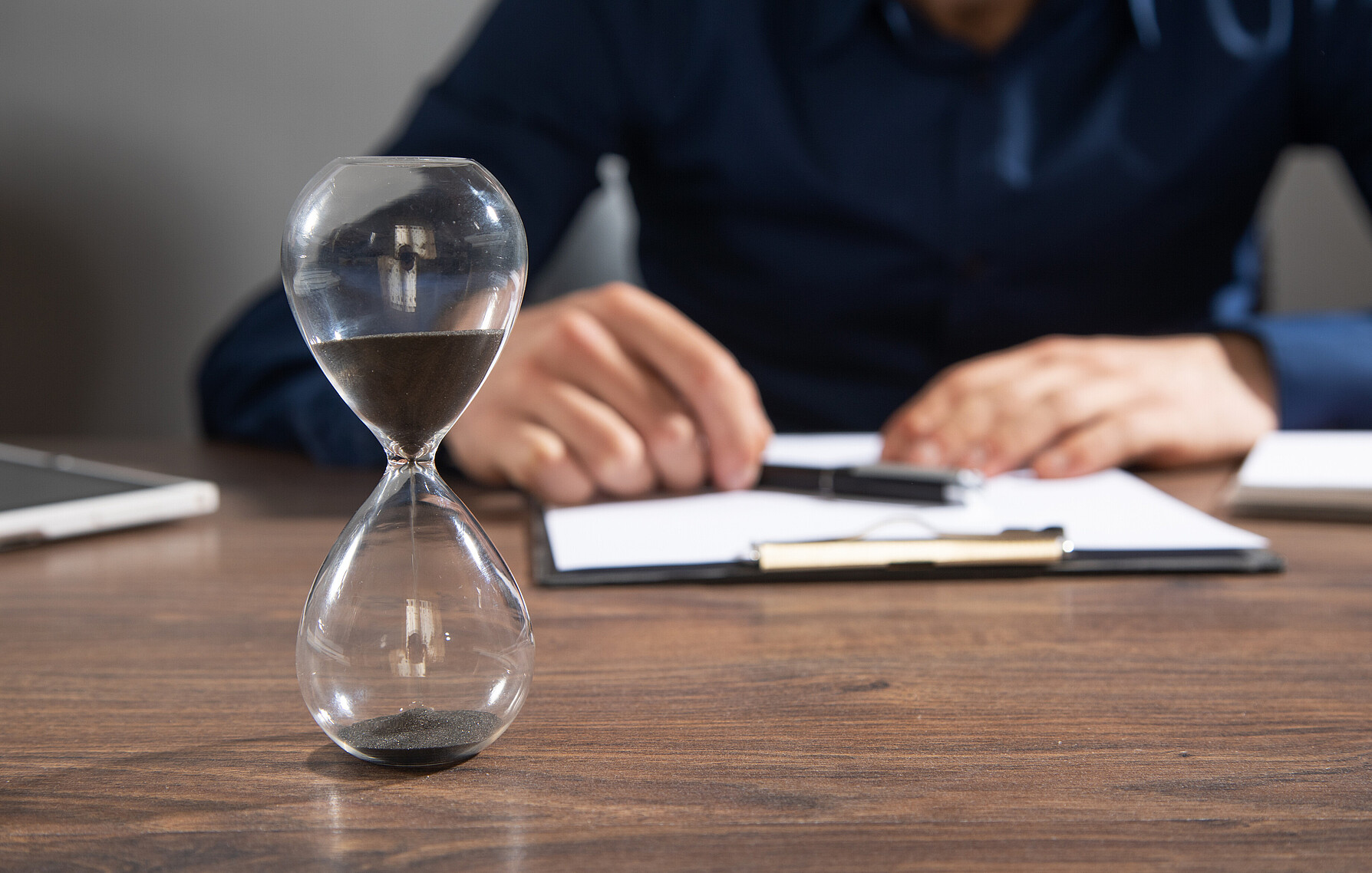 Überzeit vs Überstunden Überzeit vs Überstunden