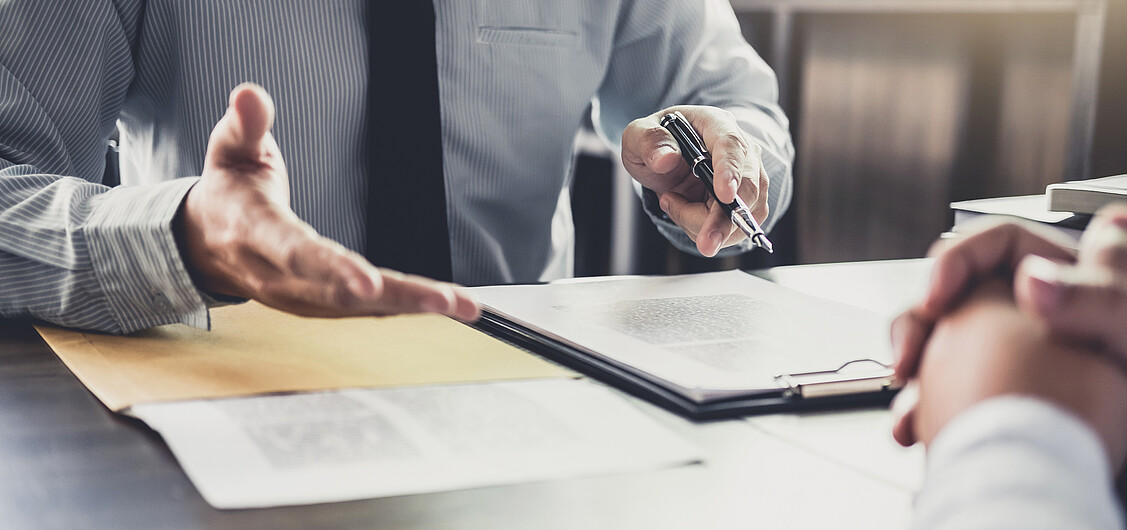 Streitpunkt Arbeitszeugnis Streitpunkt Arbeitszeugnis